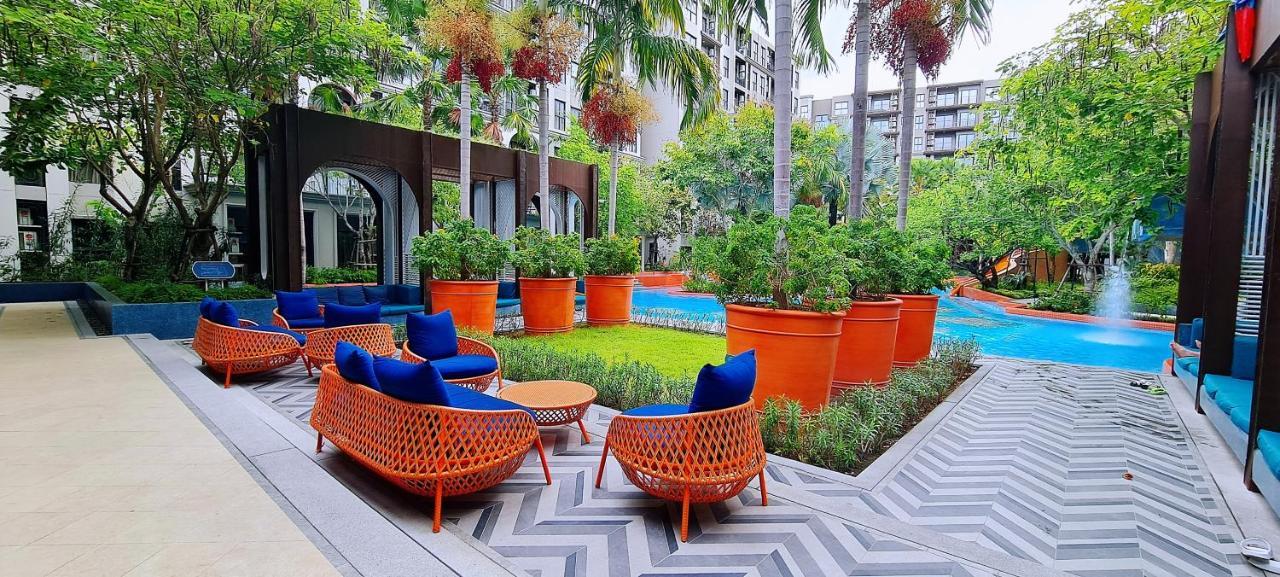 Lahabana Condo: Highest Floor With Night Market Proximity Hua Hin
