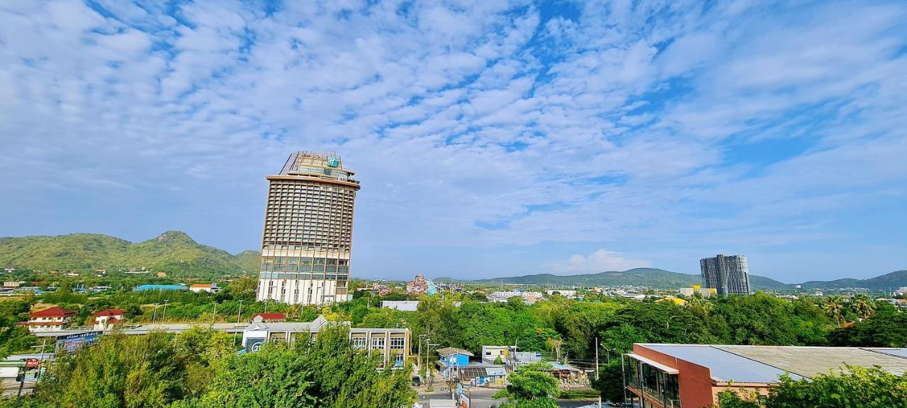Lahabana Condo: Highest Floor With Night Market Proximity Apartment Hua Hin
