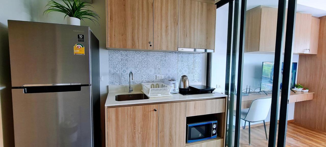 Apartment Lahabana Condo: Highest Floor With Night Market Proximity