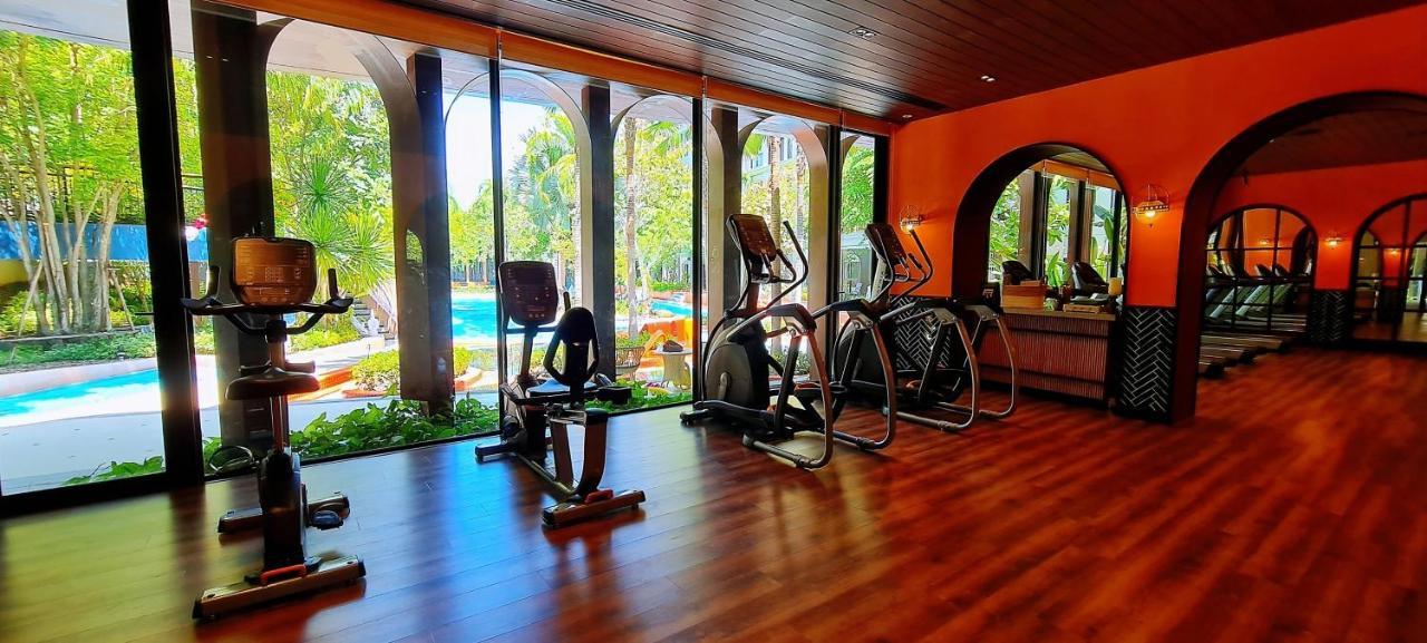 Lahabana Condo: Highest Floor With Night Market Proximity Apartment